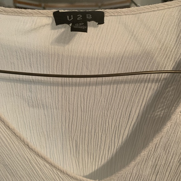 U2B 100% RAYON LONG SLEEVE TOP 17-18” PTP - Picture 4 of 5